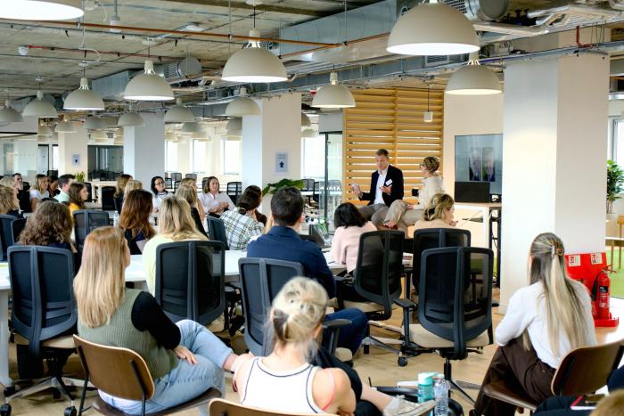 The Story Only You Can Tell: Build Influence and Deliver Impact in your Career